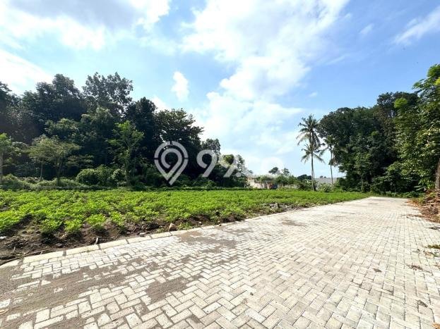 Tanah Siap Bangun Dijual di Yogyakarta Punya Luas 250m2 Tanah Siap Bangun Dijual di Yogyakarta Punya Luas 250m2
