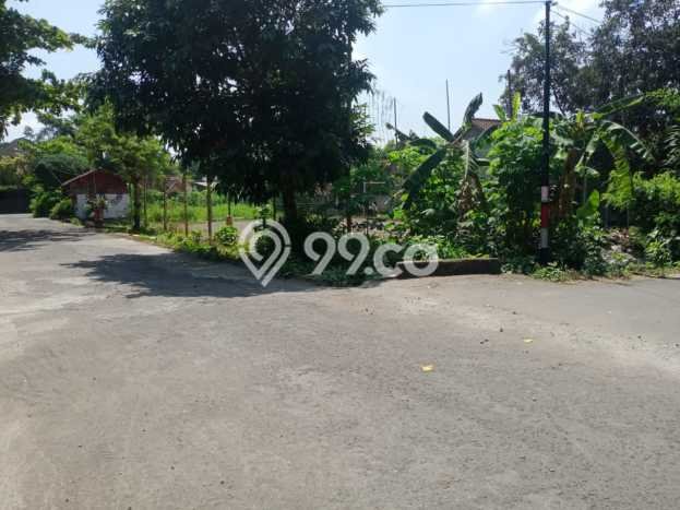 HARGA MENARIK! Tanah di Sleman, Luas 136m², Lokasi Potensial, Bebas Banjir HARGA MENARIK! Tanah di Sleman, Luas 136m², Lokasi Potensial, Bebas Banjir