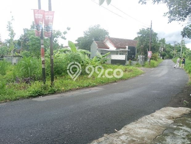 Tanah Area Berkembang Kawasan Sleman, Luas 145m², Ideal untuk Usaha Tanah Area Berkembang Kawasan Sleman, Luas 145m², Ideal untuk Usaha