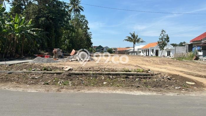 AREA PROSPEKTIF! Tanah Kawasan Condong Catur, Luas 150m², Dekat Transportasi AREA PROSPEKTIF! Tanah Kawasan Condong Catur, Luas 150m², Dekat Transportasi