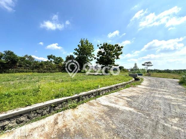 Tanah Dijual Lokasi Strategis di Yogyakarta dengan Luas 300m2 Tanah Dijual Lokasi Strategis di Yogyakarta dengan Luas 300m2