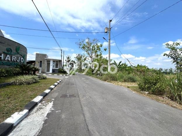 Tanah Dijual Lokasi Depok, Sleman dengan Luas Tanah 300m2 dan Status SHM Tanah Dijual Lokasi Depok, Sleman dengan Luas Tanah 300m2 dan Status SHM