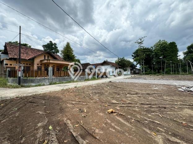Tanah di Sleman, Luas 130m², Akses Jalan Raya, Area Prospektif Tanah di Sleman, Luas 130m², Akses Jalan Raya, Area Prospektif