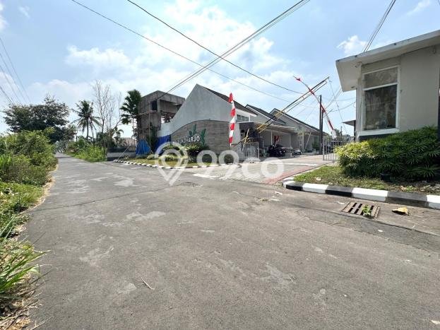 Dijual Tanah Lokasi Sleman, Yogyakarta Seluas 300m2 Dijual Tanah Lokasi Sleman, Yogyakarta Seluas 300m2