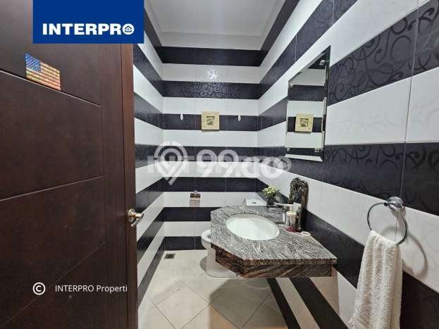 Jual Rumah Luas Megah Dengan View Cantik di Green Ville, Jakarta Barat Jual Rumah Luas Megah Dengan View Cantik di Green Ville, Jakarta Barat