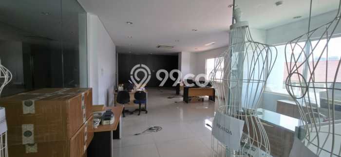 Dijual Kantor di Kebayoran Lama Jakarta Selatan LT 666m2 / LB 2136m2 Dijual Kantor di Kebayoran Lama Jakarta Selatan LT 666m2 / LB 2136m2