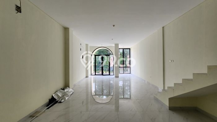 Ruko Bagus Dijual LB 210m2 Lokasi Strategis Jakarta Barat Area Cocok untuk Berbisnis Ruko Bagus Dijual LB 210m2 Lokasi Strategis Jakarta Barat Area Cocok untuk Berbisnis