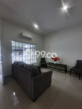 Rumah Strategis Minimalis Lb 180m2 di Kelapa Gading, Jakarta Utara Rumah Strategis Minimalis Lb 180m2 di Kelapa Gading, Jakarta Utara