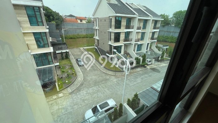 Ready to Use! Luxury House LT 146m2 Desain Modern di Pondok Indah Ready to Use! Luxury House LT 146m2 Desain Modern di Pondok Indah