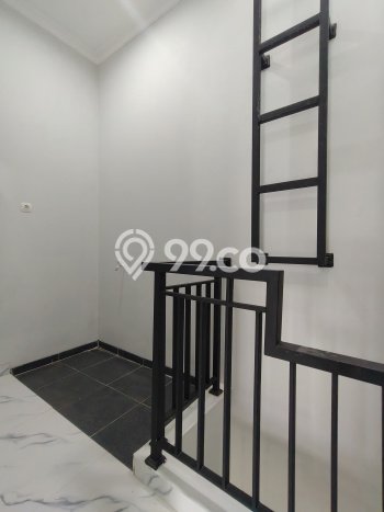 Rumah Strategis Modern Lb 70m2 di Cipayung, Jakarta Timur Rumah Strategis Modern Lb 70m2 di Cipayung, Jakarta Timur