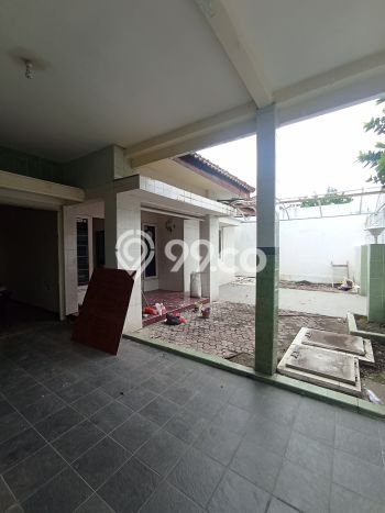 Rumah Luxury Modern Tanpa Renovasi di Sutorejo Surabaya Rumah Luxury Modern Tanpa Renovasi di Sutorejo Surabaya