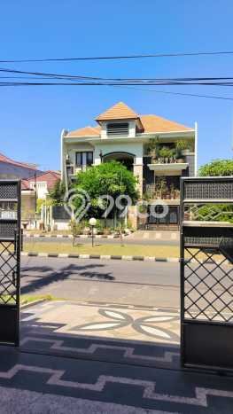 Rumah Luxury Modern Tanpa Renovasi di Sutorejo Surabaya Rumah Luxury Modern Tanpa Renovasi di Sutorejo Surabaya