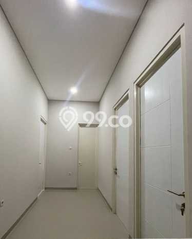 Ready to Use! Luxury House LT 135m2 Desain Elegan di Sutorejo Ready to Use! Luxury House LT 135m2 Desain Elegan di Sutorejo