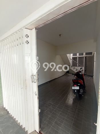 Rumah Luxury Modern Tanpa Renovasi di Sutorejo Surabaya Rumah Luxury Modern Tanpa Renovasi di Sutorejo Surabaya