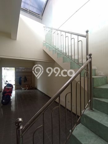 Rumah Luxury Modern Tanpa Renovasi di Sutorejo Surabaya Rumah Luxury Modern Tanpa Renovasi di Sutorejo Surabaya