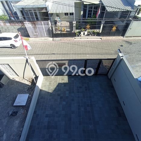 HOT LISTING! Rumah Ready Stock lokasi Manyar, Surabaya, LT 180m2m² Bangunan 270m2m² HOT LISTING! Rumah Ready Stock lokasi Manyar, Surabaya, LT 180m2m² Bangunan 270m2m²