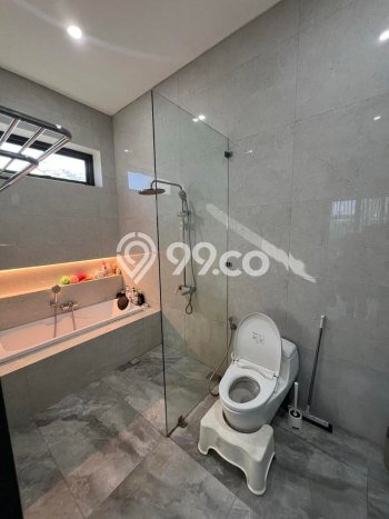 For Sale! Luxury House LT 219m2 Desain Modern di Turangga For Sale! Luxury House LT 219m2 Desain Modern di Turangga