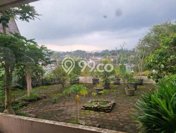 PROPERTI PILIHAN! Rumah di Hegarmanah, LT 425m2m² LB 350m2m² PROPERTI PILIHAN! Rumah di Hegarmanah, LT 425m2m² LB 350m2m²