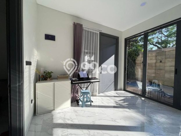 For Sale! Luxury House LT 219m2 Desain Modern di Turangga For Sale! Luxury House LT 219m2 Desain Modern di Turangga