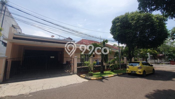 Rumah 3 KT 2 KM Luas Tanah 392m2m², Luas Bangunan 350m2m² di Batununggal, Bandung Rumah 3 KT 2 KM Luas Tanah 392m2m², Luas Bangunan 350m2m² di Batununggal, Bandung