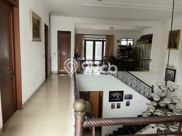 Rumah Eksklusif Siap Huni LT 390m2 di Batununggal, Bandung Rumah Eksklusif Siap Huni LT 390m2 di Batununggal, Bandung
