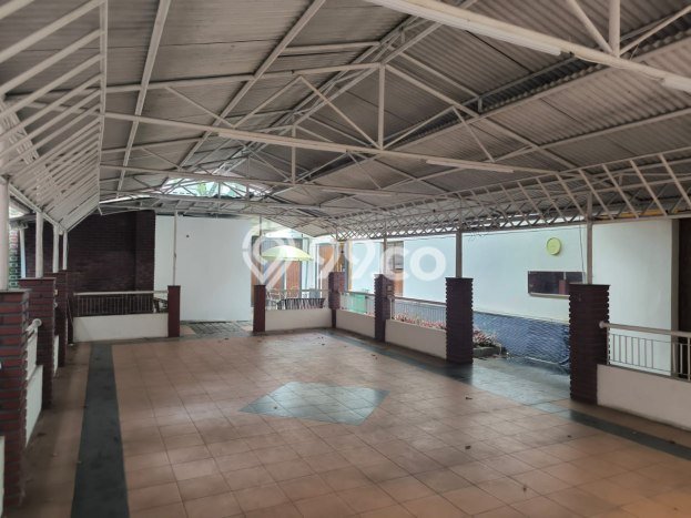 Hunian Mewah LB 500m2 Siap Huni Desain Elegan di Riau, Bandung Hunian Mewah LB 500m2 Siap Huni Desain Elegan di Riau, Bandung