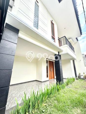 Ready to Use! Premium House LT 180m2 Desain Modern di Turangga Ready to Use! Premium House LT 180m2 Desain Modern di Turangga