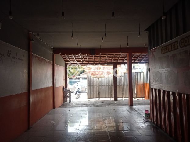 Ruko Disewa di Jakarta Barat dengan LB 150m2 Area Komersial Ramai Ruko Disewa di Jakarta Barat dengan LB 150m2 Area Komersial Ramai