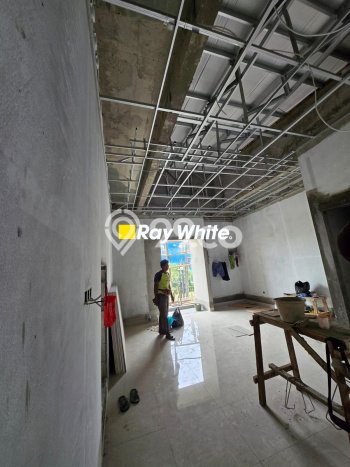 Hunian Nyaman Asri 4 KT Siap Huni di Meruya Jakarta Barat Hunian Nyaman Asri 4 KT Siap Huni di Meruya Jakarta Barat