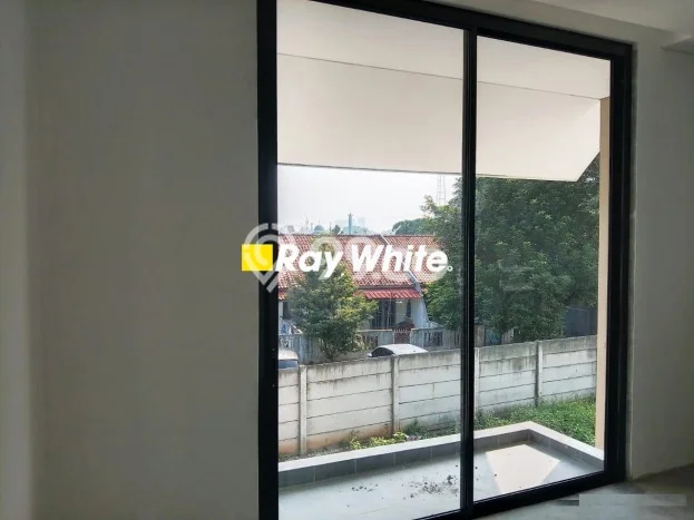 For Sale Hunian Rumah Terawat 3 Kamar di Joglo, Jakarta Barat For Sale Hunian Rumah Terawat 3 Kamar di Joglo, Jakarta Barat