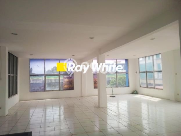 Disewakan Ruko di Pusat Kota Jakarta Selatan Ramai Strategis Disewakan Ruko di Pusat Kota Jakarta Selatan Ramai Strategis