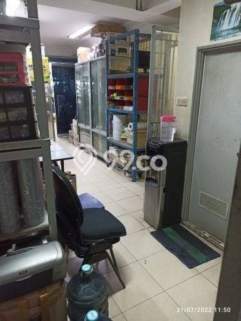 Ruko Dijual di Prime Area Jakarta Barat Luas 378m2 Ruko Dijual di Prime Area Jakarta Barat Luas 378m2