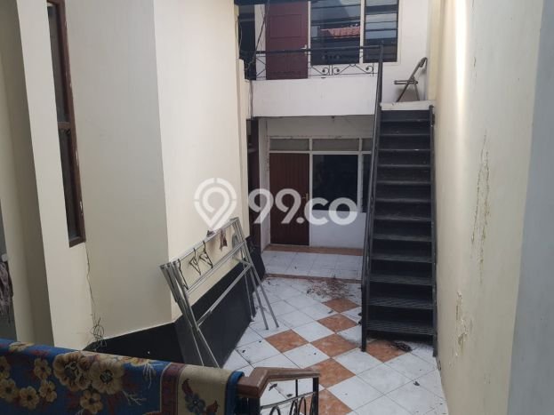 Jual Murah Rumah dengan 6 Kamar Tidur dan 5 Kamar Mandi di Kawasan Kebayoran Baru, Jakarta Selatan Jual Murah Rumah dengan 6 Kamar Tidur dan 5 Kamar Mandi di Kawasan Kebayoran Baru, Jakarta Selatan