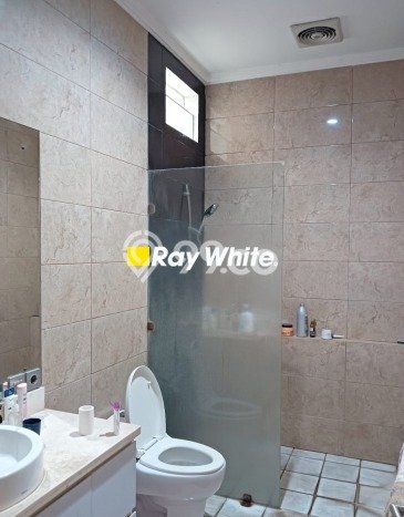 Jual Rumah Luas Megah Dengan View Cantik di Meruya, Jakarta Barat Jual Rumah Luas Megah Dengan View Cantik di Meruya, Jakarta Barat