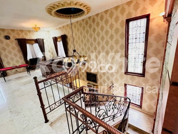For Sale! Luxury House LT 564m2 Desain Elegan di Permata Buana For Sale! Luxury House LT 564m2 Desain Elegan di Permata Buana