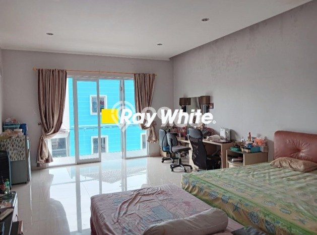 Jual Rumah Luas Megah Dengan View Cantik di Meruya, Jakarta Barat Jual Rumah Luas Megah Dengan View Cantik di Meruya, Jakarta Barat