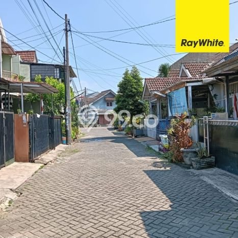 For Sale Rumah 3 Kamar Lokasi Ideal Nyaman dan Strategis di Ciledug For Sale Rumah 3 Kamar Lokasi Ideal Nyaman dan Strategis di Ciledug