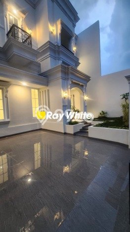 Ready to Use! Luxury House LT 200m2 Desain Elegan di Joglo Ready to Use! Luxury House LT 200m2 Desain Elegan di Joglo