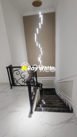 Ready to Use! Luxury House LT 200m2 Desain Elegan di Joglo Ready to Use! Luxury House LT 200m2 Desain Elegan di Joglo