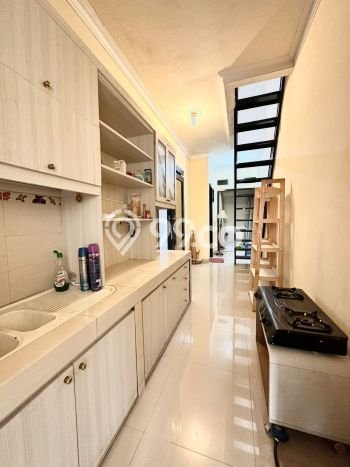 Dijual rumah dalam Townhouse di Pejaten jaksel. Dijual rumah dalam Townhouse di Pejaten jaksel.