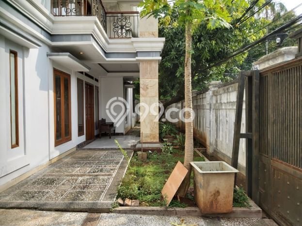 Ready to Use! Luxury House LT 438m2 Desain Modern di Pejaten Ready to Use! Luxury House LT 438m2 Desain Modern di Pejaten