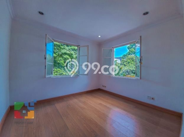 Hunian Elit LB 390m2 Siap Huni Desain Elegan di Kemang, Jakarta Selatan Hunian Elit LB 390m2 Siap Huni Desain Elegan di Kemang, Jakarta Selatan