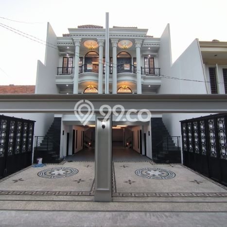 Rumah Mewah LB 220m2 Siap Huni Desain Elegan di Pejaten, Jakarta Selatan Rumah Mewah LB 220m2 Siap Huni Desain Elegan di Pejaten, Jakarta Selatan