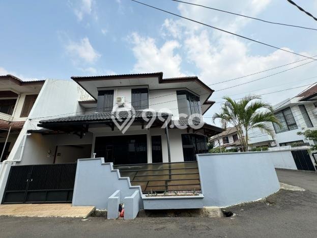 Rumah Disewakan Jakarta Selatan LT 216m2 LB 205m2 Kawasan Pejaten Rumah Disewakan Jakarta Selatan LT 216m2 LB 205m2 Kawasan Pejaten