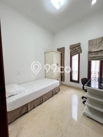 Disewakan! Rumah 5 Kamar Tidur &
4 Kamar Mandi di Pejaten, Jakarta Selatan Disewakan! Rumah 5 Kamar Tidur &
4 Kamar Mandi di Pejaten, Jakarta Selatan