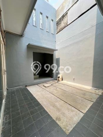 Hunian Elit LB 220m2 Siap Pakai Desain Elegan di Warung Buncit, Jakarta Selatan Hunian Elit LB 220m2 Siap Pakai Desain Elegan di Warung Buncit, Jakarta Selatan