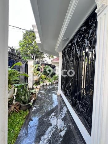Rumah Mewah LB 350m2 Siap Pakai Desain Elegan di Pejaten, Jakarta Selatan Rumah Mewah LB 350m2 Siap Pakai Desain Elegan di Pejaten, Jakarta Selatan