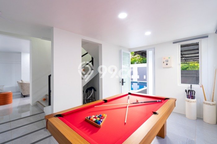 Vila Kawasan , Area 220m2m², Lingkungan Nyaman Vila Kawasan , Area 220m2m², Lingkungan Nyaman