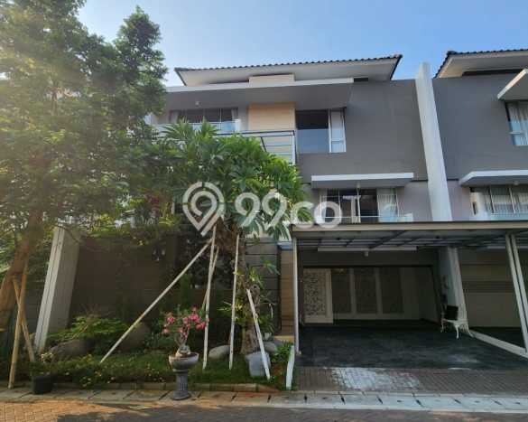 Rumah Asri di Pantai Indah Kapuk, Jakarta Utara, LT 240m² LB 400m² Rumah Asri di Pantai Indah Kapuk, Jakarta Utara, LT 240m² LB 400m²
