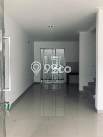 Rumah Kawasan Pantai Indah Kapuk 2, Luas 90m², Bangunan 106m² Rumah Kawasan Pantai Indah Kapuk 2, Luas 90m², Bangunan 106m²